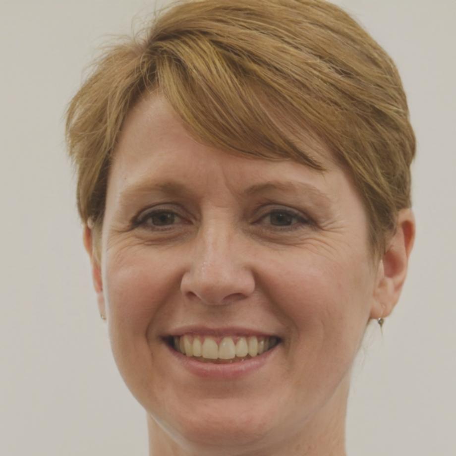 Portrait de Margot Delorme, experte en stratégies financières